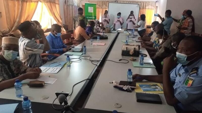 Atelier de sensibilisation de RePFeD ONG à l&rsquo;endroit des enseignants et parents d&rsquo;élèves sur les VBG à Klouékanmè