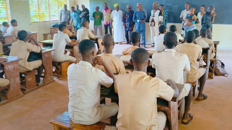 Commune de Klouékanmè et éducation : Le DG Jean Jacques Golou soutient encore cette année les travaux Dirigés au CEG Lanta