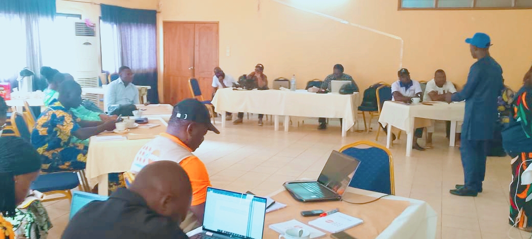 Atelier Café Thématique à Djougou : des journalistes outillés par l’UNFPA sur les enjeux démographiques chez la jeunesse