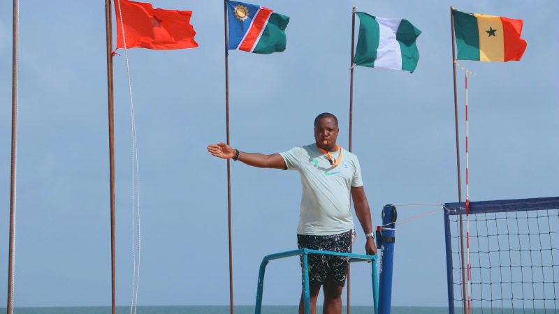 Le beach-volley et l&rsquo;arbitrage béninois : Cokou Romain AHLINVI écrit l’histoire à Banjul en Gambie