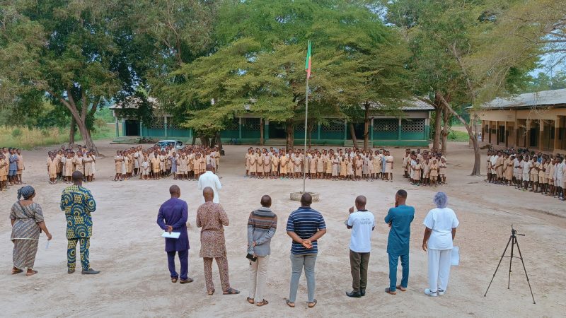 Éducation et&nbsp; patriotisme Adja: Les élèves du CEG Lanta exécutent l&rsquo;hymne national du Bénin en Adja