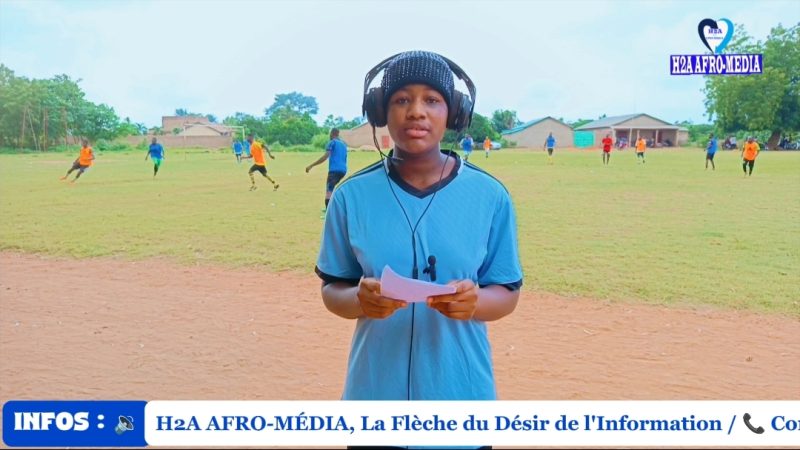 Football à Klouékanmè et stage pratique en journalisme reportage sportif : Dorcase TEFFO et Jean Baptiste CHIWE profitent de l&rsquo;entraînement de la JSK de Klouékanmè